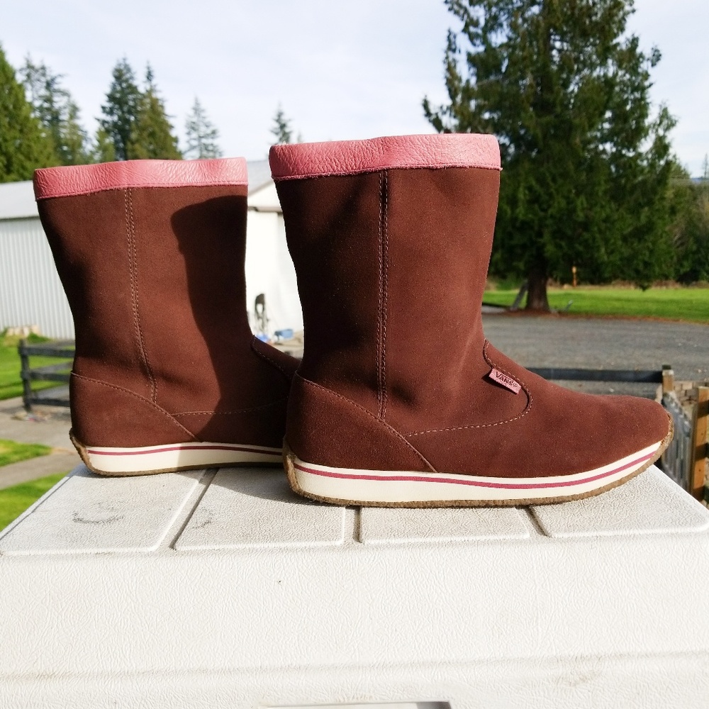 Van's chocolate suede fur lined boots shoes